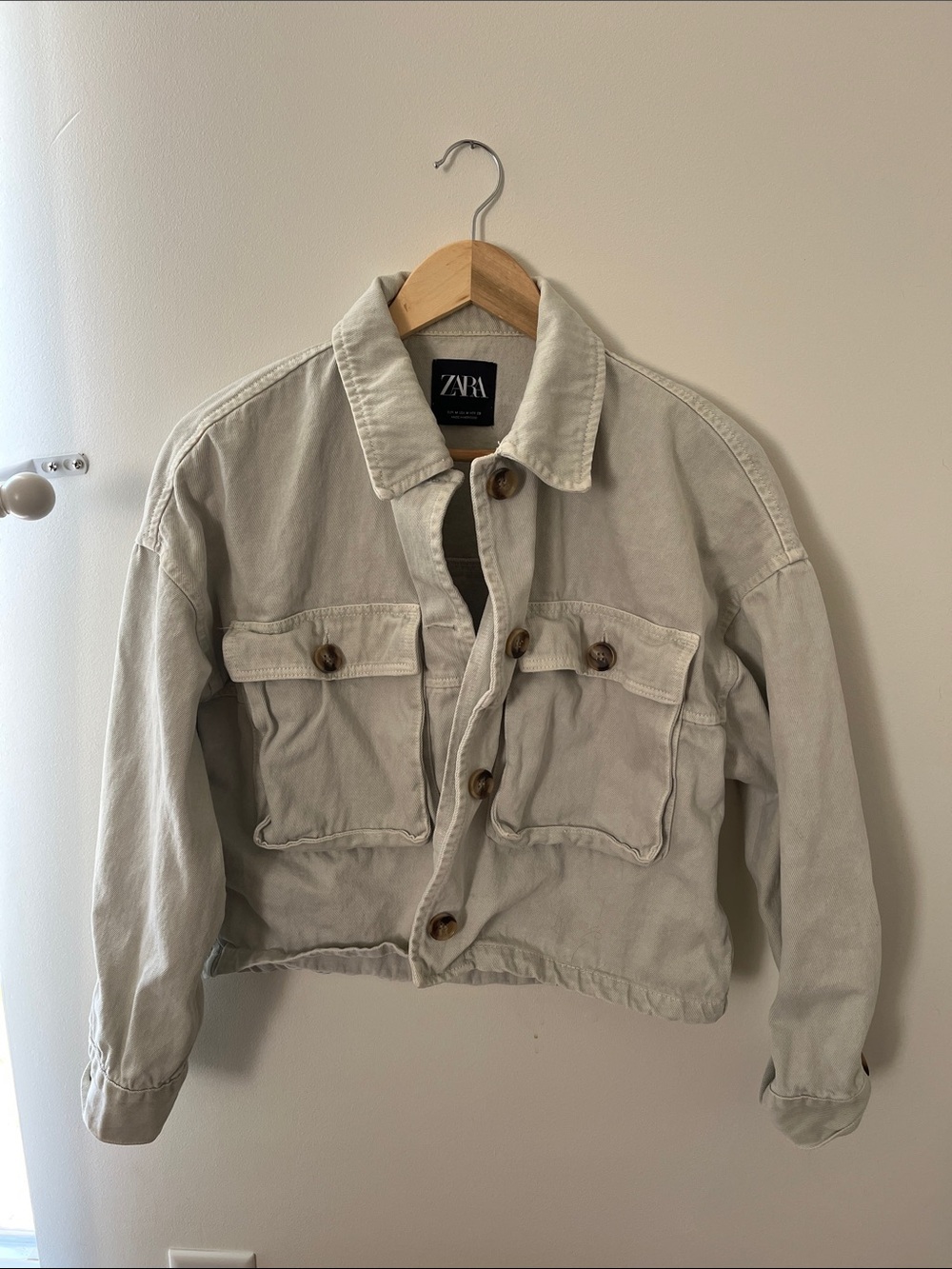 Zara Cropped Utility Jacket in Light Beige